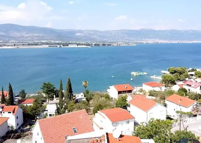 Tina דירה טרוגיר